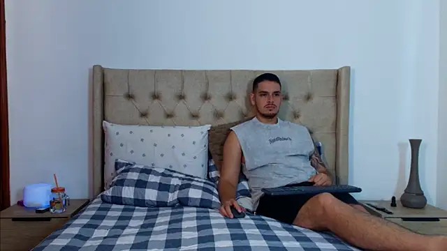 Snapshot of Rose_dom chatting on October 2, 2025, 1:53 am Rose dom online show from October 2, 2025, 1:53 am