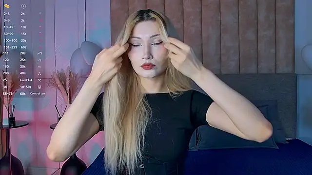 CarolReeves online show from November 18, 2025, 6:17 am