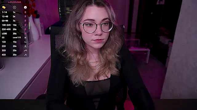 Snapshot of RemyCute chatting on November 5, 2025, 5:38 pm RemyCute online show from November 5, 2025, 5:38 pm