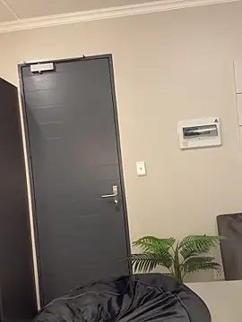 Neelo-Smith online show from March 4, 2025, 8:49 pm