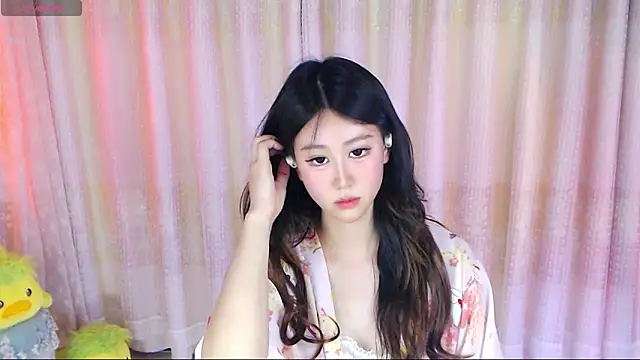 Aimee-520 online show from May 8, 2026, 7:01 am