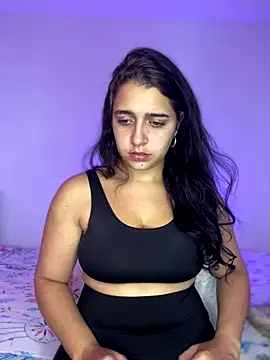 Alicia Ruiz online show from November 11, 2025, 6:36 pm