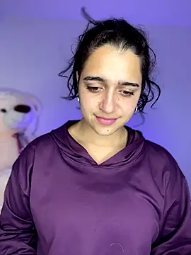 Alicia Ruiz online show from November 5, 2025, 1:09 am