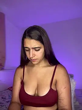 Alicia Ruiz online show from February 18, 2025, 1:11 pm