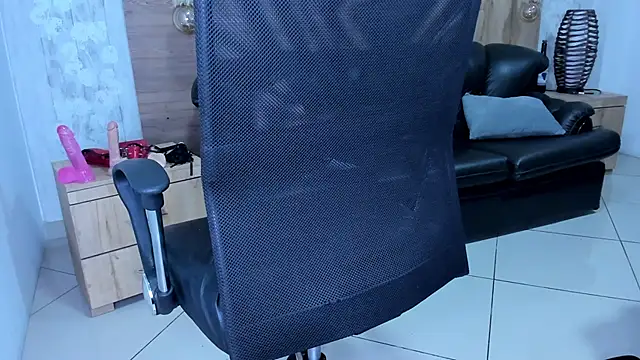 camilleDiaz16 online show from March 20, 2025, 10:18 pm