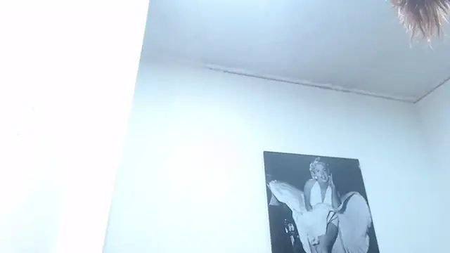 camilleDiaz16 online show from January 9, 2026, 8:16 pm