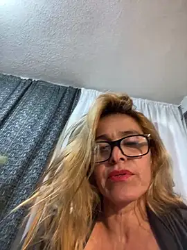 SahoryHorny online show from December 17, 2025, 8:14 pm