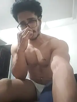 Snapshot of rounakhunk chatting on June 4, 2026, 7:07 pm rounakhunk online show from June 4, 2026, 7:07 pm