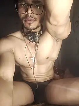 Snapshot of rounakhunk chatting on July 15, 2026, 6:37 pm rounakhunk online show from July 15, 2026, 6:37 pm