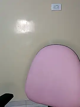 nammy  dirtyhott online show from November 5, 2025, 1:36 pm