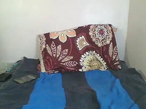 Snapshot of SilentQueen93 chatting on March 25, 2026, 8:46 am SilentQueen93 online show from March 25, 2026, 8:46 am