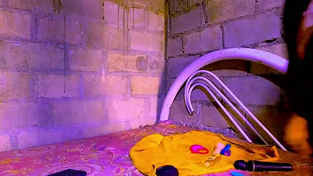 Snapshot of nzanizy chatting on December 5, 2025, 11:20 am nzanizy online show from December 5, 2025, 11:20 am