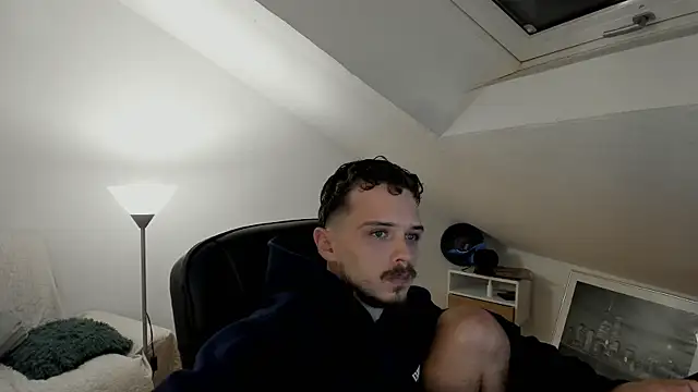 Snapshot of naked_psy chatting on September 14, 2025, 11:38 pm naked psy online show from September 14, 2025, 11:38 pm