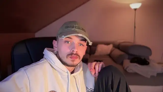 Snapshot of naked_psy chatting on February 5, 2025, 12:53 am naked psy online show from February 5, 2025, 12:53 am