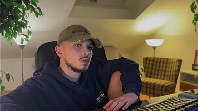 Snapshot of naked_psy chatting on November 15, 2025, 10:14 pm naked psy online show from November 15, 2025, 10:14 pm