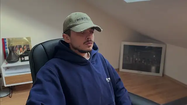 Snapshot of naked_psy chatting on November 5, 2025, 9:23 am naked psy online show from November 5, 2025, 9:23 am