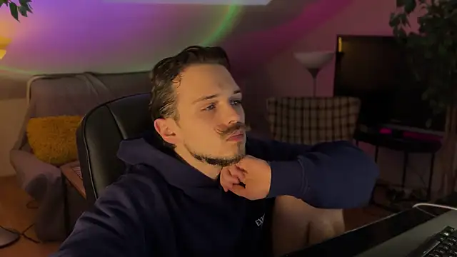 Snapshot of naked_psy chatting on February 16, 2026, 3:32 pm naked psy online show from February 16, 2026, 3:32 pm