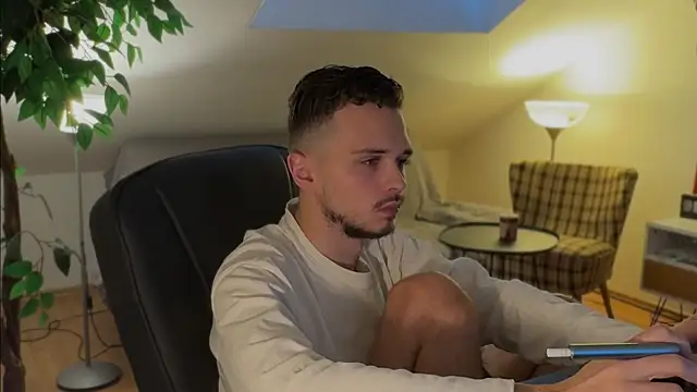 Snapshot of naked_psy chatting on November 9, 2025, 1:15 pm naked psy online show from November 9, 2025, 1:15 pm