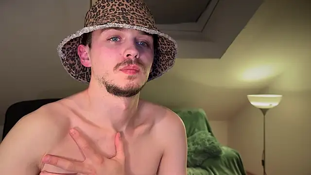 Snapshot of naked_psy chatting on March 9, 2025, 10:41 pm naked psy online show from March 9, 2025, 10:41 pm