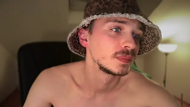 Snapshot of naked_psy chatting on March 10, 2025, 10:34 pm naked psy online show from March 10, 2025, 10:34 pm