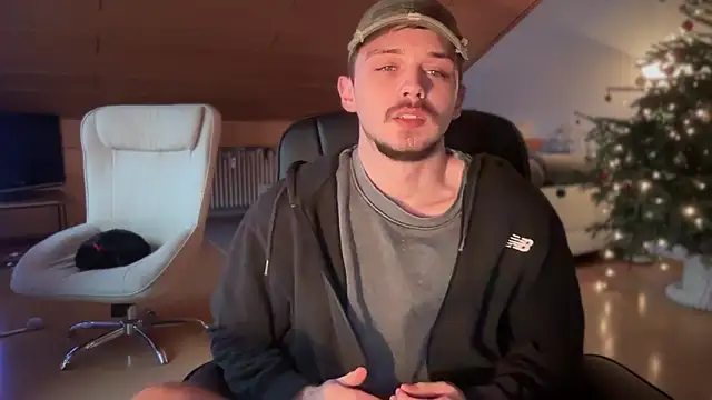 Snapshot of naked_psy chatting on January 13, 2025, 7:43 am naked psy online show from January 13, 2025, 7:43 am