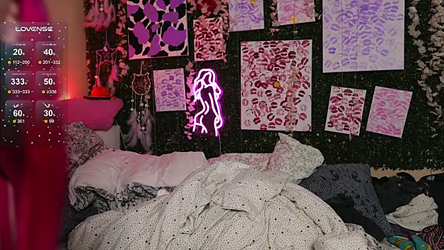 Snapshot of BlueCherryy chatting on October 16, 2025, 7:22 pm BlueCherryy online show from October 16, 2025, 7:22 pm