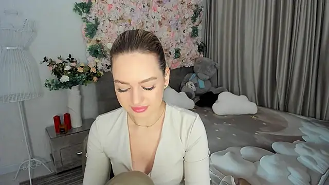 MiracleCurly online show from October 16, 2025, 7:11 pm