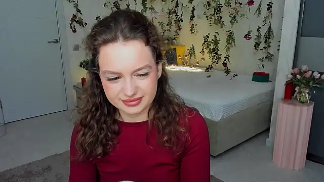 MiracleCurly online show from April 5, 2026, 10:11 am