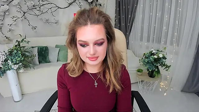 MiracleCurly online show from December 4, 2025, 6:07 pm