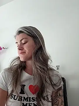 Lilmissvyx online show from May 8, 2026, 2:32 pm