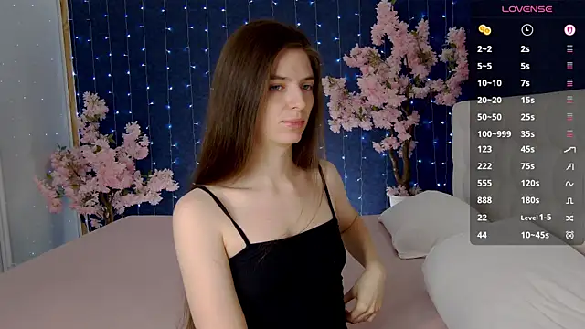 Snapshot of -Mirror-Girl- chatting on December 2, 2025, 5:42 am -Mirror-Girl- online show from December 2, 2025, 5:42 am