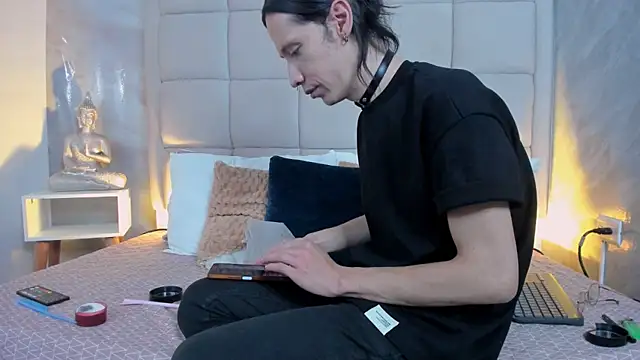 Snapshot of Hecatee_77 chatting on September 19, 2025, 7:51 pm Hecatee 77 online show from September 19, 2025, 7:51 pm