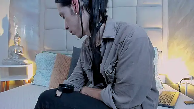 Snapshot of Hecatee_77 chatting on November 22, 2025, 8:08 pm Hecatee 77 online show from November 22, 2025, 8:08 pm