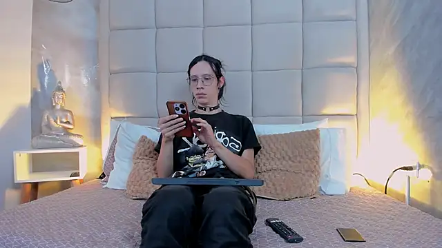 Snapshot of Hecatee_77 chatting on September 26, 2025, 8:38 pm Hecatee 77 online show from September 26, 2025, 8:38 pm