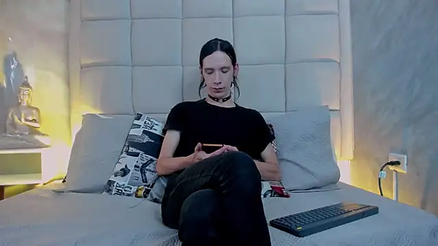 Snapshot of Hecatee_77 chatting on November 5, 2025, 8:01 pm Hecatee 77 online show from November 5, 2025, 8:01 pm