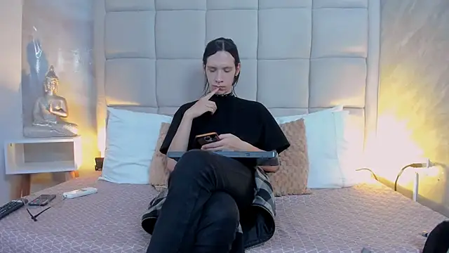 Snapshot of Hecatee_77 chatting on September 27, 2025, 8:04 pm Hecatee 77 online show from September 27, 2025, 8:04 pm