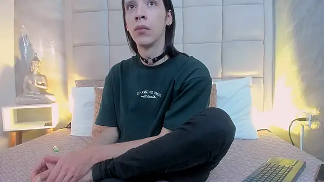 Snapshot of Hecatee_77 chatting on September 21, 2025, 7:52 pm Hecatee 77 online show from September 21, 2025, 7:52 pm