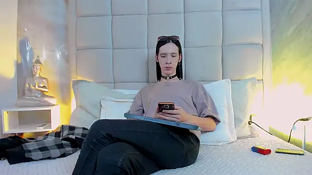 Snapshot of Hecatee_77 chatting on November 11, 2025, 8:03 pm Hecatee 77 online show from November 11, 2025, 8:03 pm