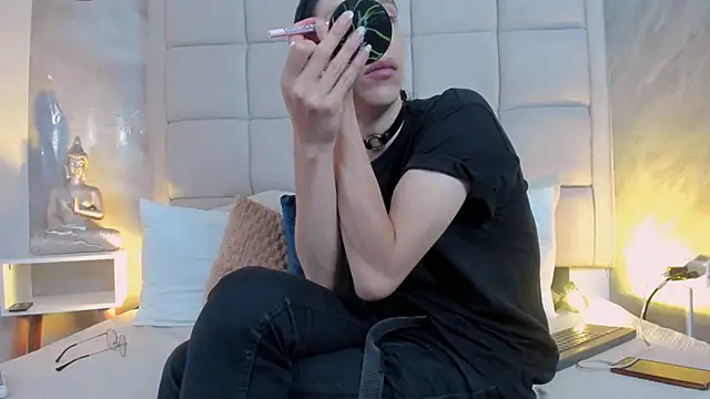 Snapshot of Hecatee_77 chatting on September 17, 2025, 8:00 pm Hecatee 77 online show from September 17, 2025, 8:00 pm