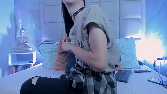 Snapshot of Hecatee_77 chatting on November 18, 2025, 7:28 pm Hecatee 77 online show from November 18, 2025, 7:28 pm