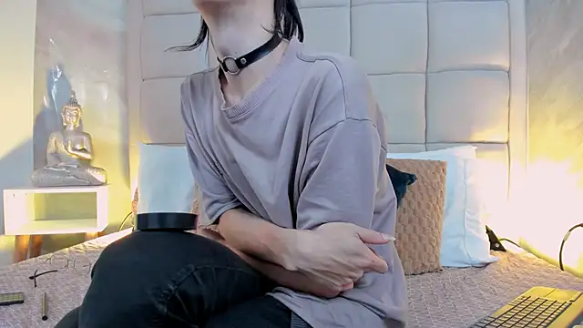 Snapshot of Hecatee_77 chatting on September 29, 2025, 7:52 pm Hecatee 77 online show from September 29, 2025, 7:52 pm