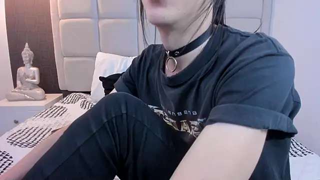 Snapshot of Hecatee_77 chatting on March 21, 2025, 7:35 pm Hecatee 77 online show from March 21, 2025, 7:35 pm