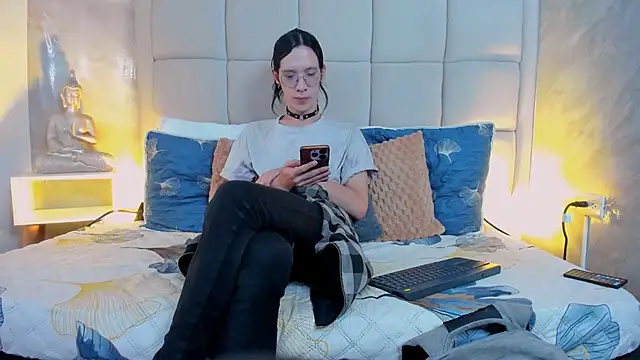 Snapshot of Hecatee_77 chatting on October 9, 2025, 7:58 pm Hecatee 77 online show from October 9, 2025, 7:58 pm