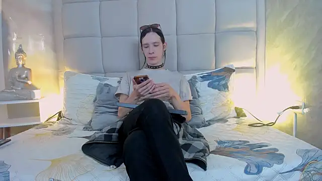 Snapshot of Hecatee_77 chatting on January 10, 2026, 7:42 pm Hecatee 77 online show from January 10, 2026, 7:42 pm