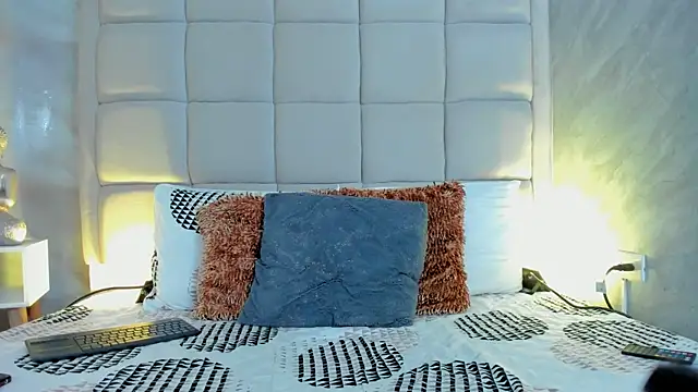 Snapshot of Hecatee_77 chatting on February 16, 2026, 7:45 pm Hecatee 77 online show from February 16, 2026, 7:45 pm