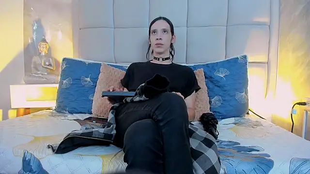 Snapshot of Hecatee_77 chatting on October 6, 2025, 7:58 pm Hecatee 77 online show from October 6, 2025, 7:58 pm