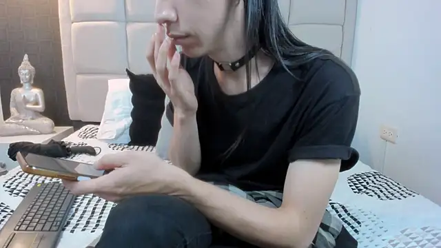 Snapshot of Hecatee_77 chatting on March 17, 2025, 7:48 pm Hecatee 77 online show from March 17, 2025, 7:48 pm