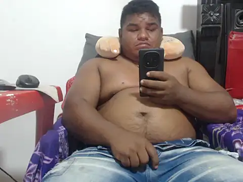 Snapshot of PONSE_LATINO chatting on November 25, 2025, 3:23 pm PONSE LATINO online show from November 25, 2025, 3:23 pm