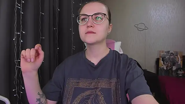 Snapshot of MissBrightShine chatting on February 27, 2026, 10:59 am MissBrightShine online show from February 27, 2026, 10:59 am