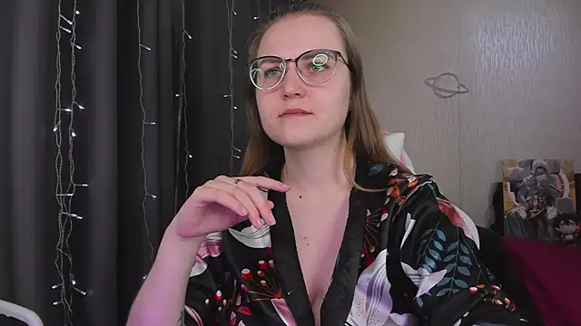 Snapshot of MissBrightShine chatting on February 28, 2026, 11:21 am MissBrightShine online show from February 28, 2026, 11:21 am